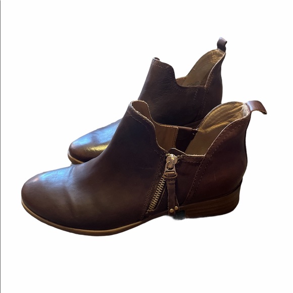 Luca Lane Brown Booties - Picture 4 of 6